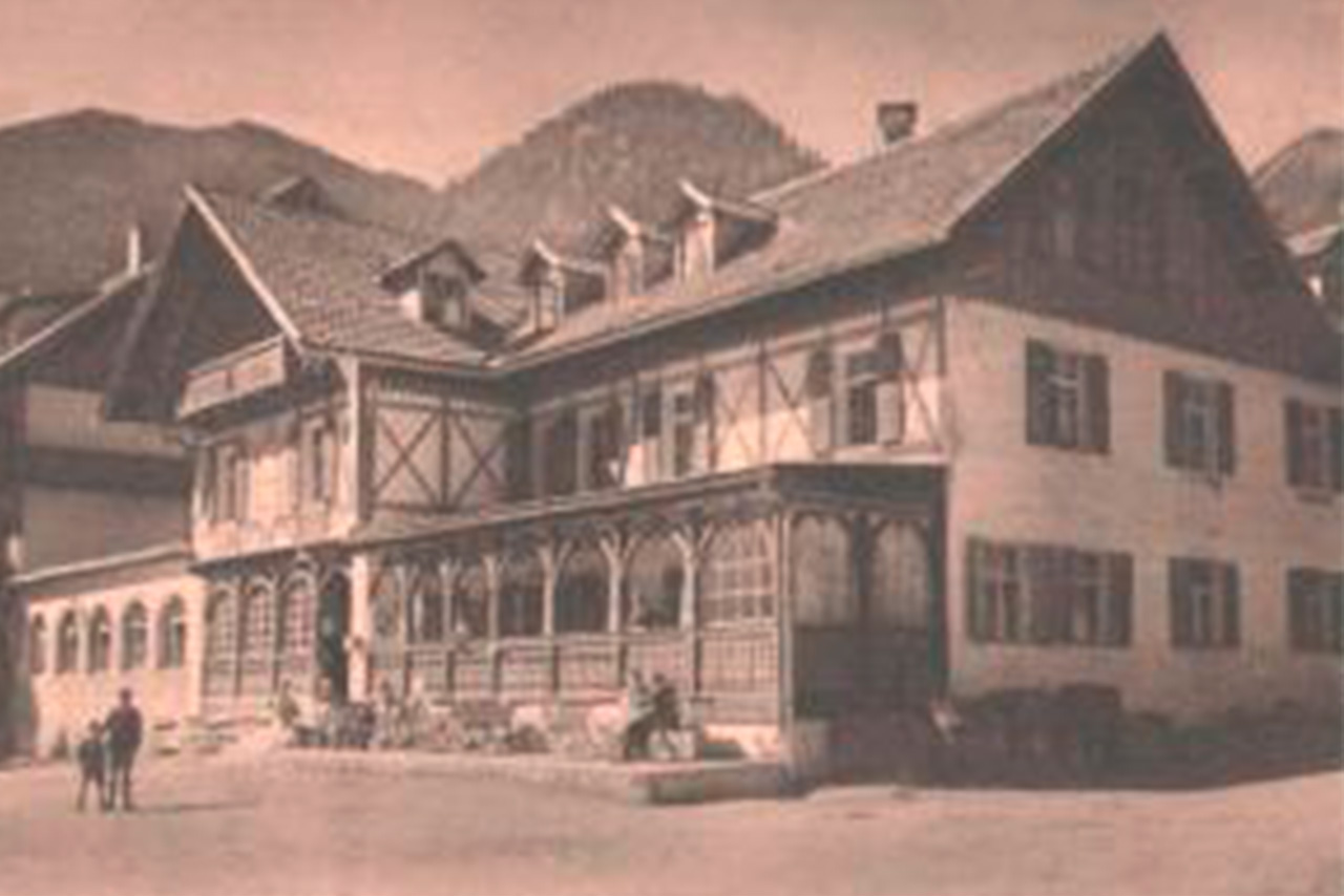Historische Ansicht des Hotels vor der Renovierung.